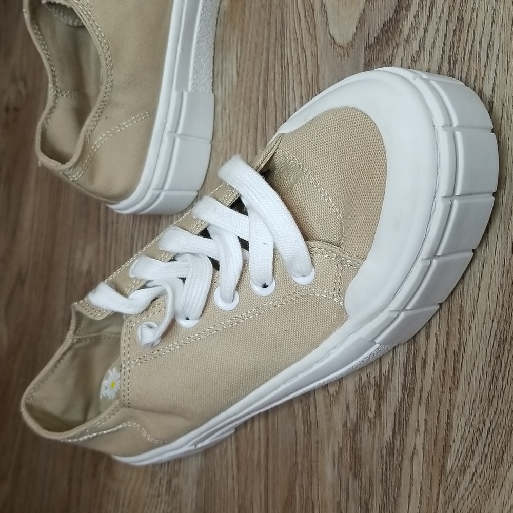 Mad Love Womens Fran Tan White Lace Up Wedge Sneakers Tennis Shoes